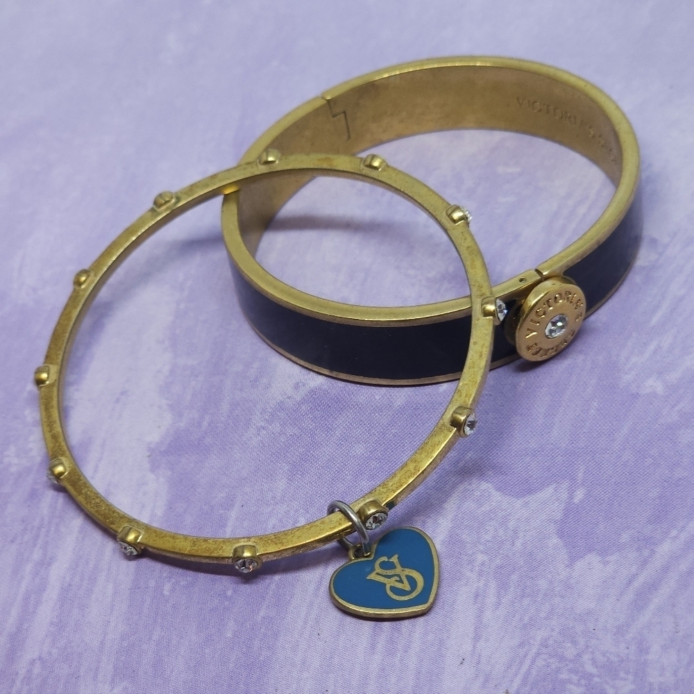 👍5 For $20Victoria Secret Set Of2 Vintage Bracelets Gold Tone Bangle Logo Charm